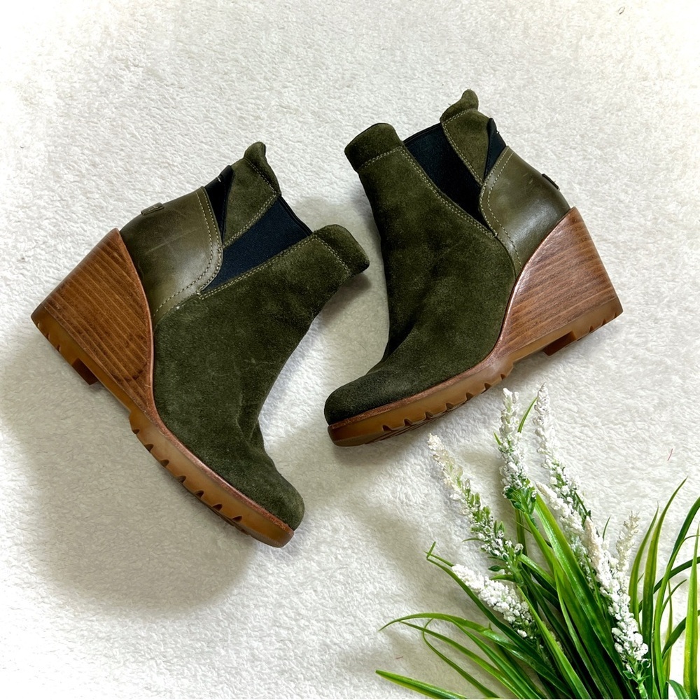 Sorel After Hours Olive Suede Chelsea Wedge Boots - Size 6.5
